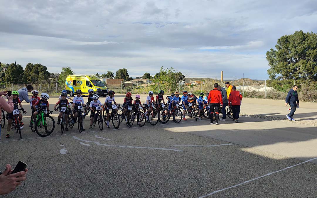 Reunión de escuelas ciclistas./Santi Catalán