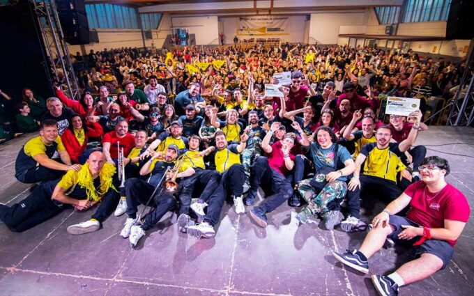 1.000 asistentes disfrutan del XIII Concurso de Charangas de Escucha