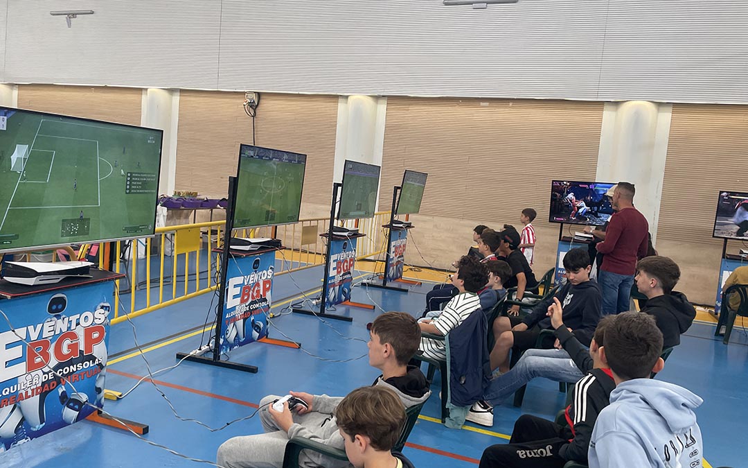 El espacio 'gaming' ha atraído a los jóvenes./ S.F.
