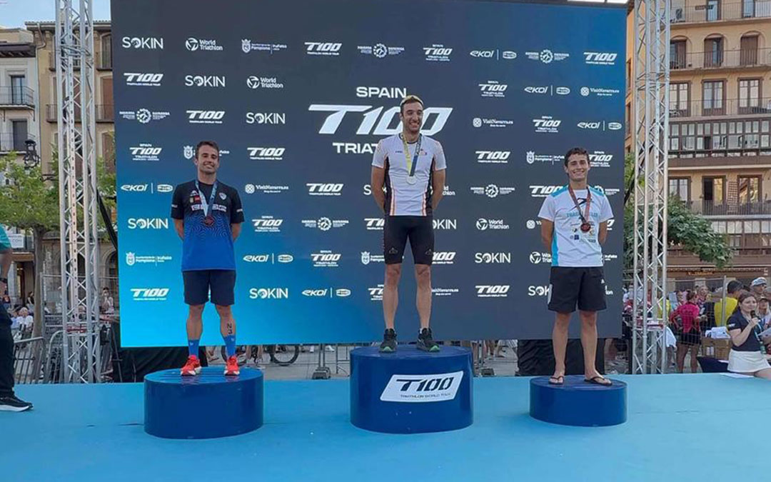 Guillermo Meseguer en el tercer peldaño del podio del Campeonato de España de Triatlón de Media Distancia / Cedida