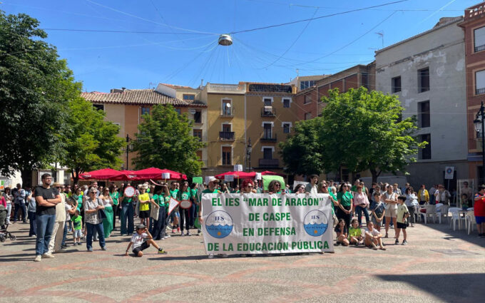 Con una jota y a gritos: la comunidad educativa en el Bajo Aragón Histórico sigue en lucha en la segunda jornada de huelga