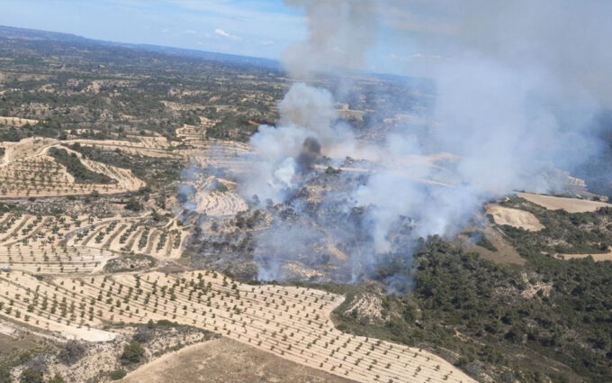 Primeros incendios de la temporada en el Bajo Aragón: Controlados dos fuegos simultáneos en Caspe y Valdealgorfa