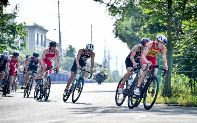 Izan Edo se estrena ante la élite del triatlón en World Series: Misión internacional en el país del sol naciente