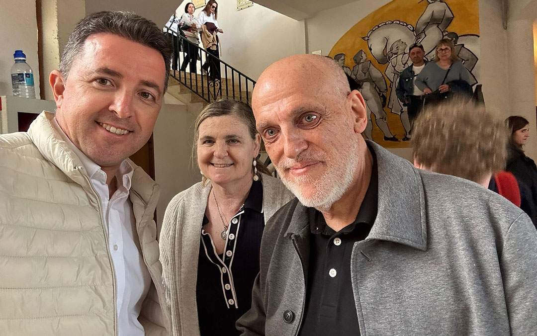 El presidente de LaLiga, Javier Tebas, junto al alcalde de Calanda, Alberto Herrero, en el festival benéfico organizado por la Peña Taurina de Calanda / A. H.