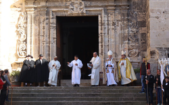 700 vecinos de Vallibona y Peñarroya de Tastavins se reencuentran en su Rogativa tras siete años: «Venimos aquí para dar las gracias»