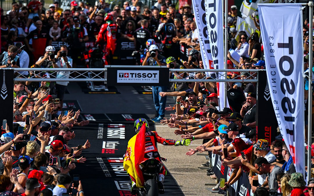 Aficionados disfrutando de la Victory Lane en WorldSBK en MotorLand Aragón 2025 / Cedida