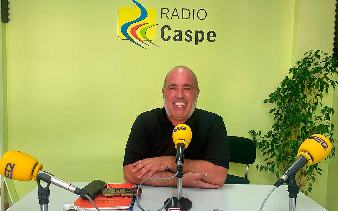 Rafa Guardia en Radio Caspe./ S.F.