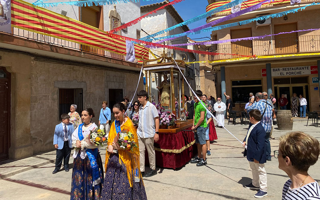 Santa Quiteria al paso por la plaza del Ayuntamiento / Jesús Burgos