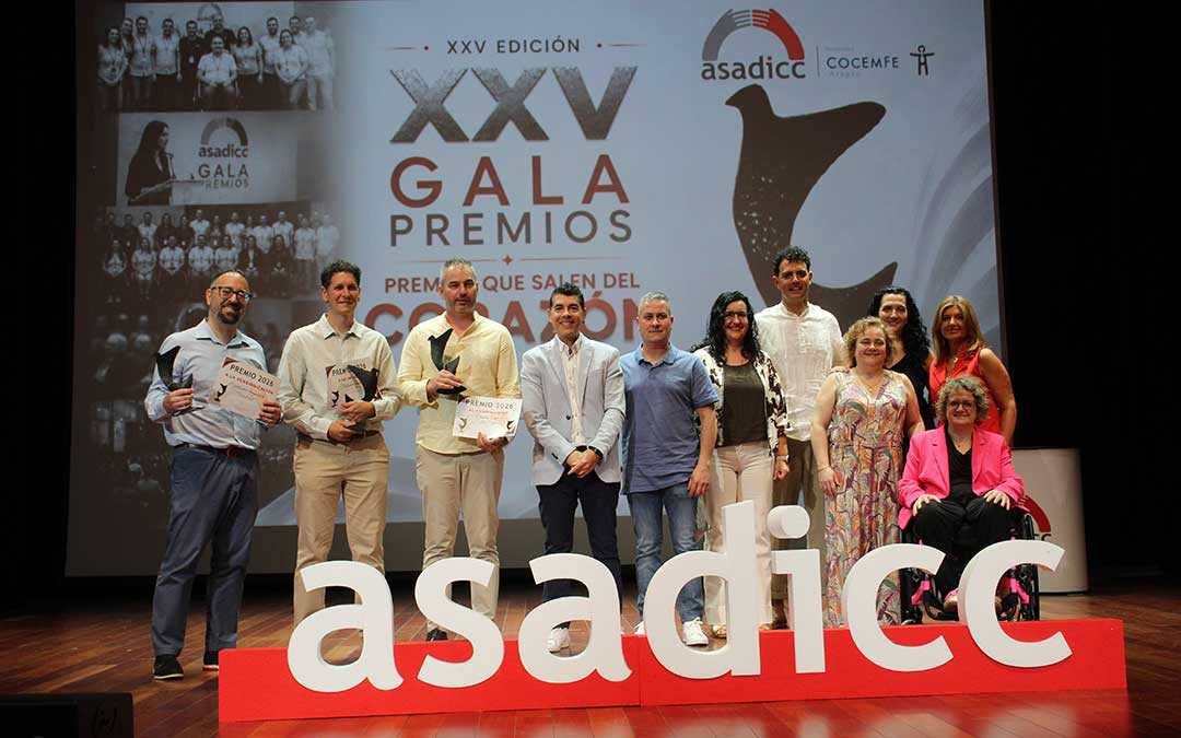 Foto de familia con los ganadores / B. Severino