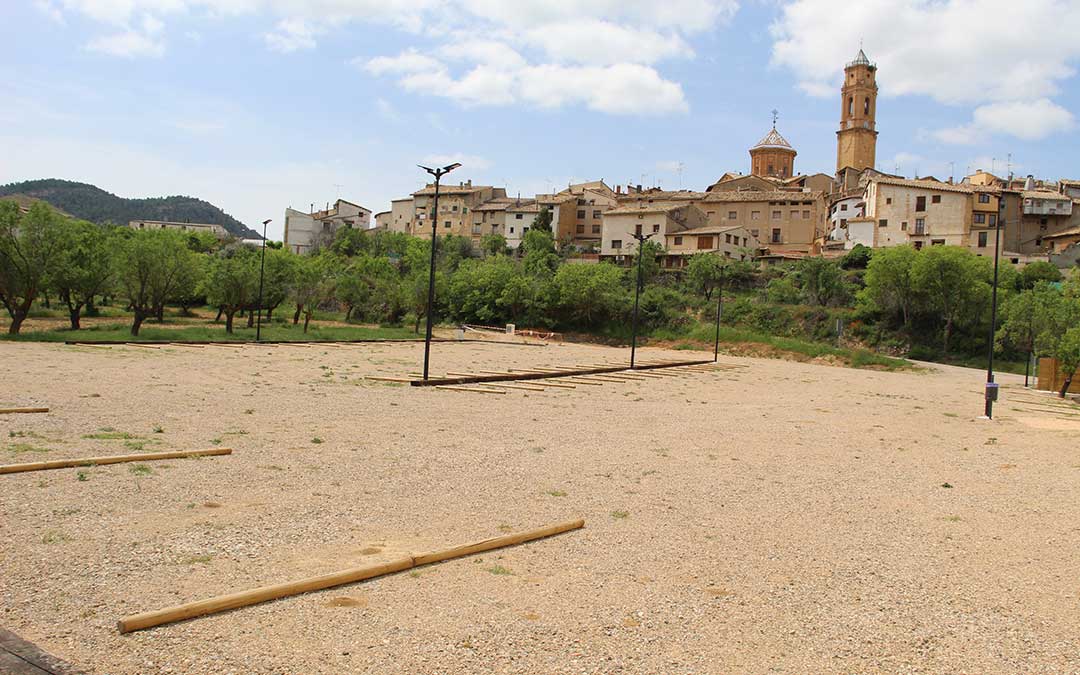 Parquin y área de autocaravanas de Belmonte de San José. / B. Severino
