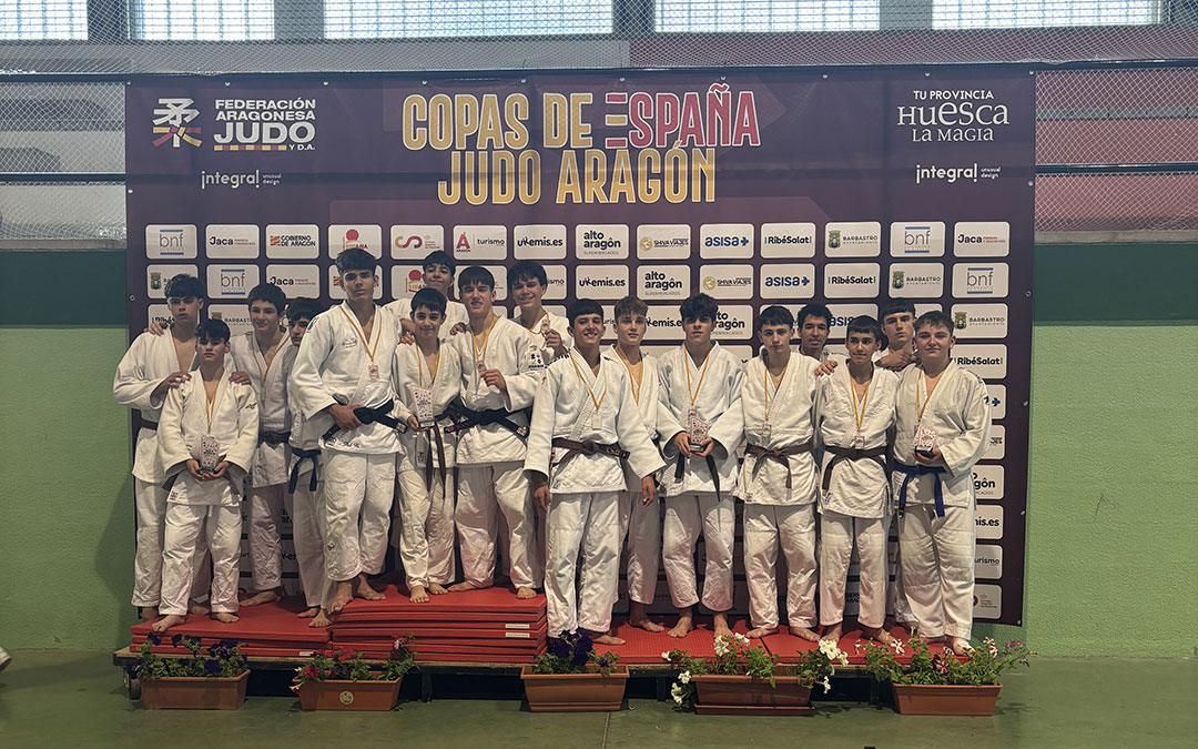 El Club Judo Alcañiz en el tercer peldaño del podio del Campeonato de Aragón / Cedida