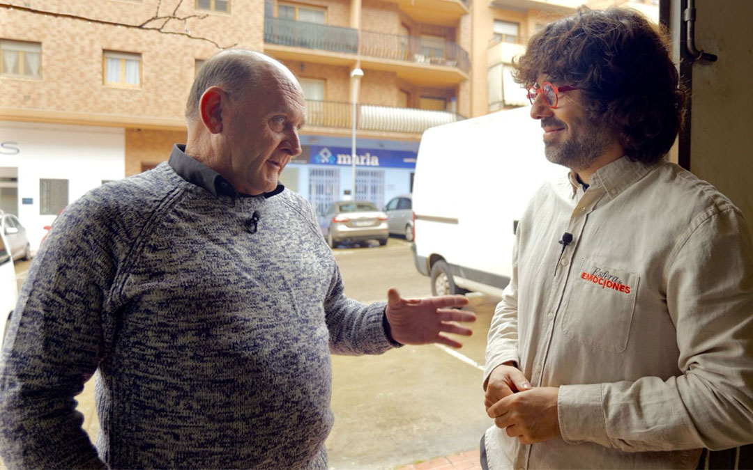 Protagonista y creador del documental "Melquiades, el legado silencioso" durante una conversión / Cedida