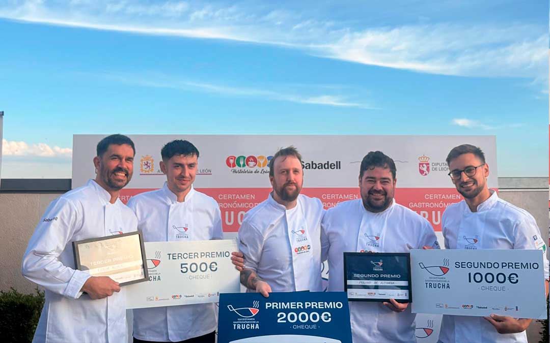 Ignacio y Alejandro con el resto de ganadores / I.A.