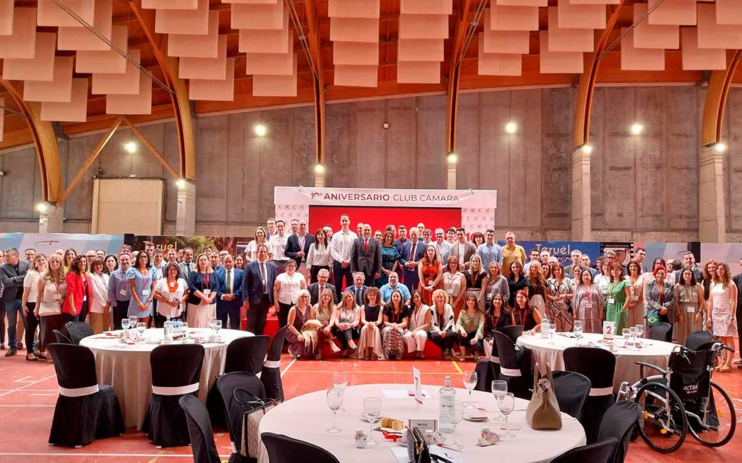 Foto de familia el 10º aniversario del Club Cámara. / CEDIDA