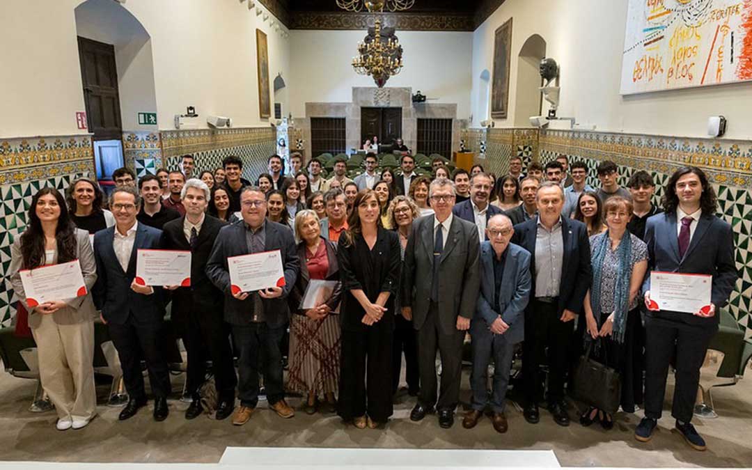 Foto de familia de todos los premiados / Cedida