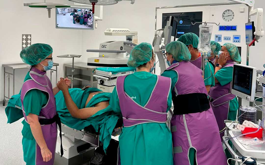 Imagen de la primera operación en el Hospital, una luxación de hombro./ CEDIDA