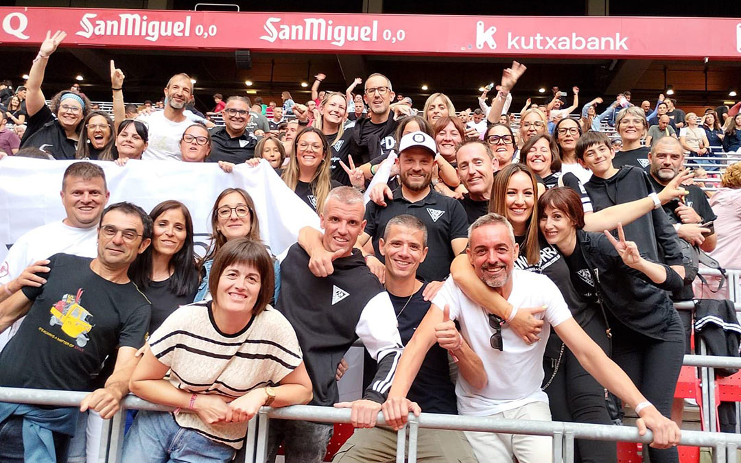 La afición del Andorra CF en las gradas de San Mamés / Cedida