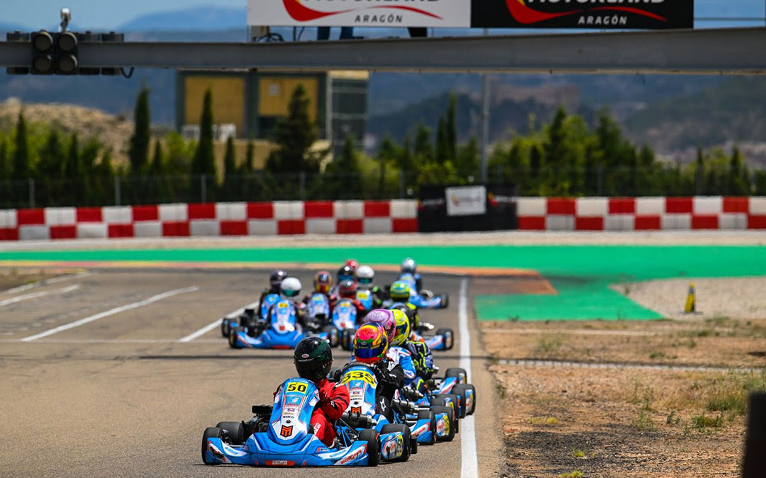 La carrera Senior de las T4 Series en el circuito de Karting de Motorland Aragón / FADA