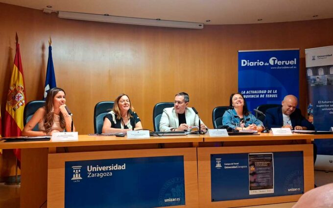 El periodismo local reivindica su papel en Teruel : «Necesitamos volver a captar la atención de los jóvenes»