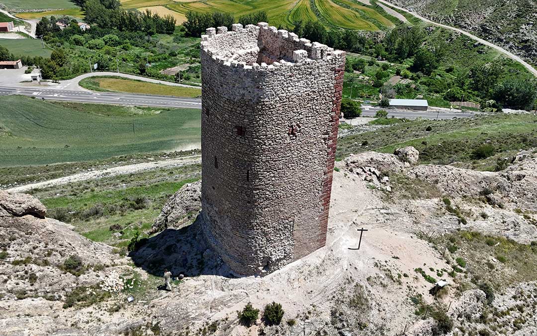 Torre del castillo de la localidad turolense de La Hoz de la Vieja. / DGA