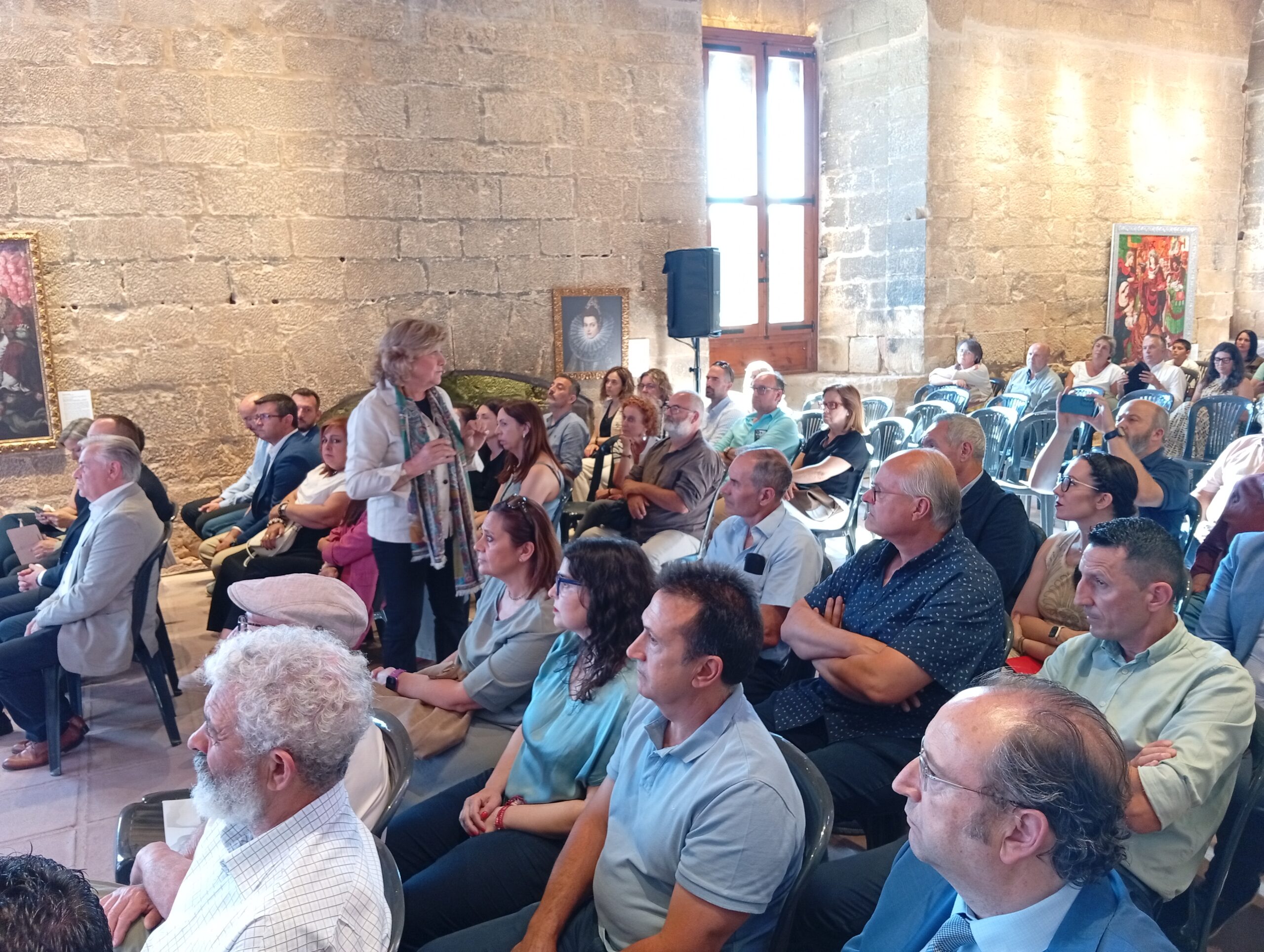 Apertura en Valderrobres del IV Congreso Nacional Marca Calidad Territorial Europea. Charla de Isabel Sánchez Tejado, especialista en turismo rural. / B. Severino