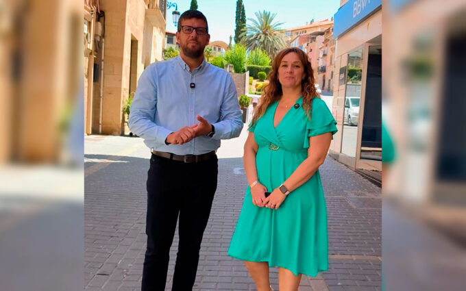 La subdelegada del Gobierno en Zaragoza, Noelia Herrero, acude a Caspe ante la demanda de más seguridad: «Analizamos la situación de los municipios para redistribuir a la Guardia Civil»