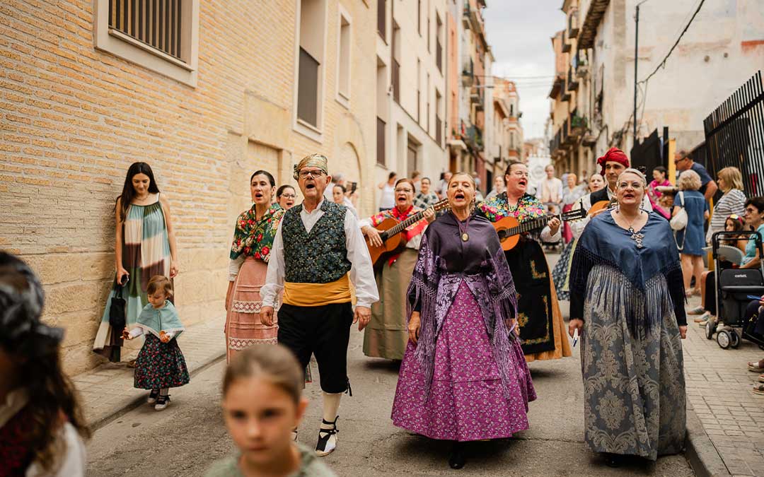 La Rondalla Caspolina en la ofrenda a la virgen./ Ayuntamiento de Caspe
