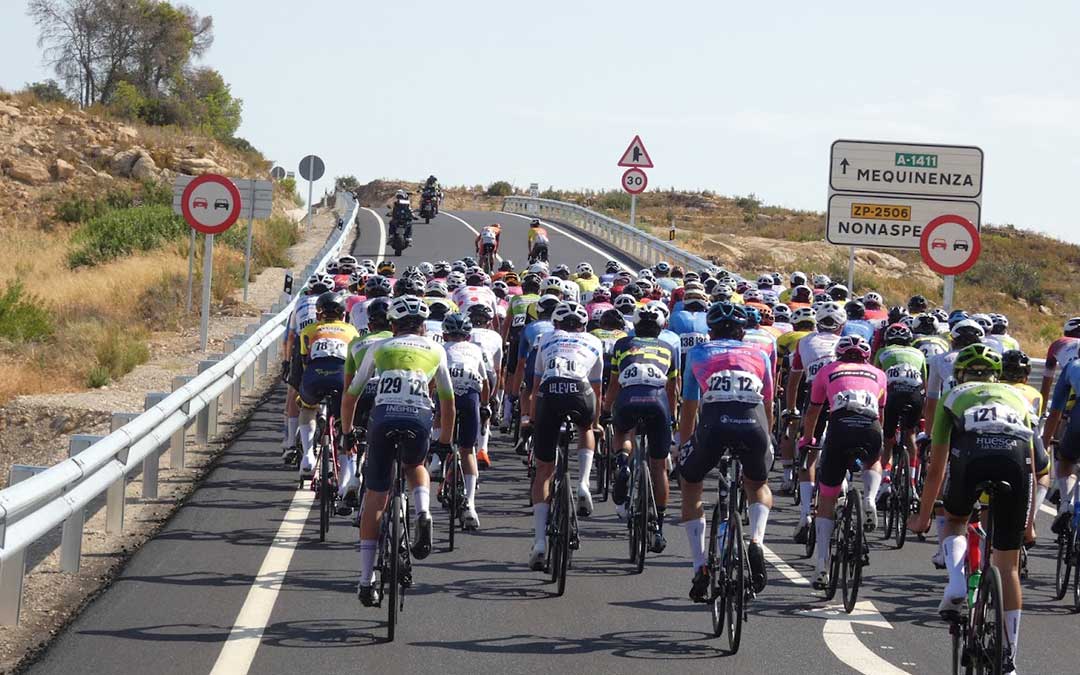 Momento de la carrera de la tercera etapa de Fabara a Nonaspe. / Club Ciclista Caspolino