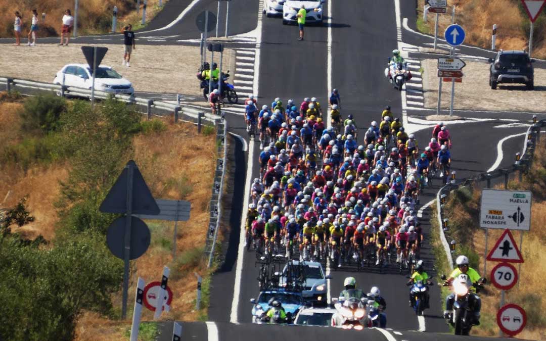 Momento de la carrera de la tercera etapa de Fabara a Nonaspe. / Club Ciclista Caspolino