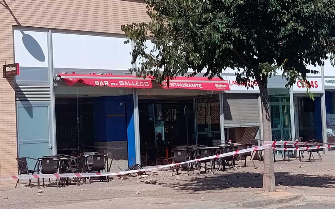 Bar El Gallego de Alcañiz precintado. /Jorge Pérez