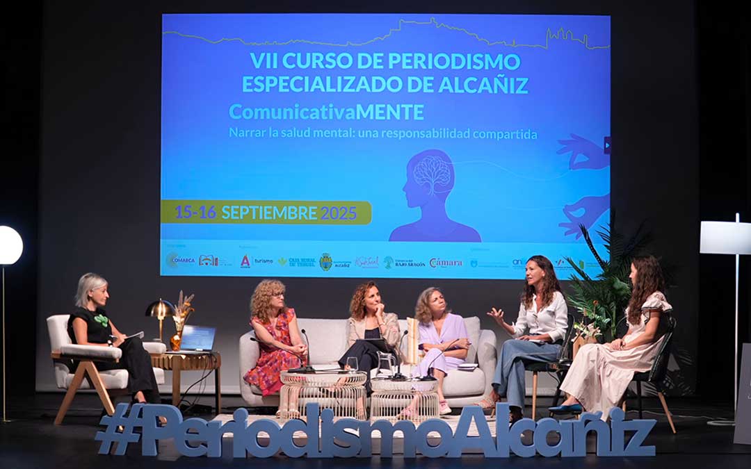 Una de las mesas redondas de la VII edición del Curso de Periodismo de Alcañiz./ L.C.