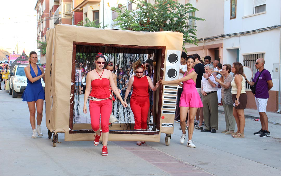 Carrozas en las fiestas de Híjar 2026. / B. Severino