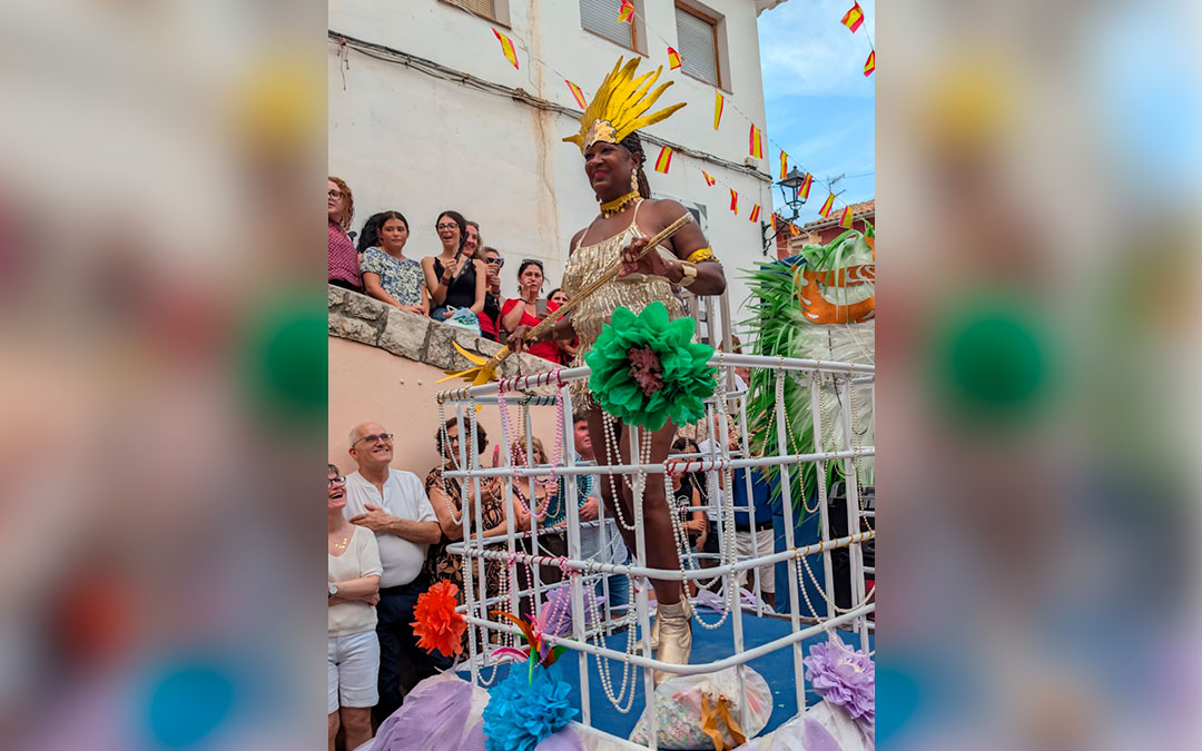 Ritmos del Caribe directos a las carrozas de Urrea de Gaén. / Abdul Grau