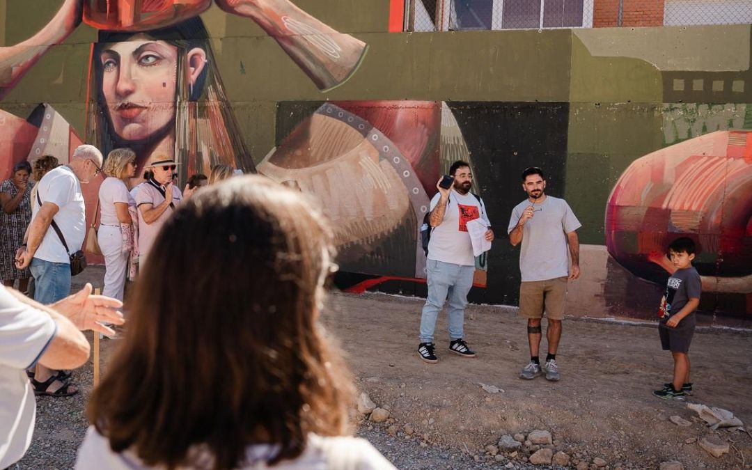Los artistas explicaron su propuesta al público./ Cliché y Gancho Estudio