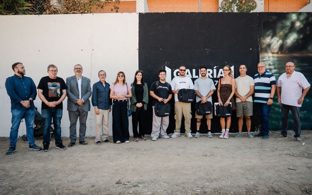 Foto de familia de la corporación municial, Universidad de Zaragoza y participantes./ Ayto. Caspe