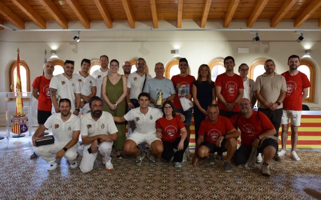 Comparsa Alcorisa, Ayuntamiento y Comparsa de Sangüesa./ Comparsa Alcorisa y Tomás Montero