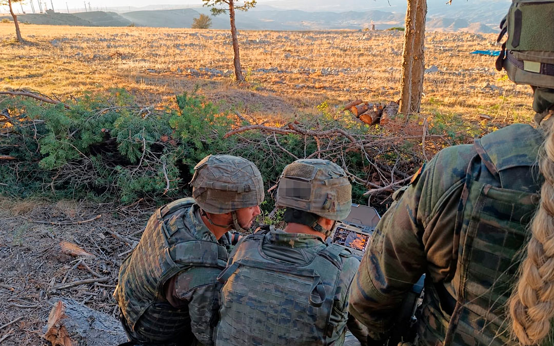 Militares del Ejercito de Tierra realizando maniobras en Escucha / Cedida