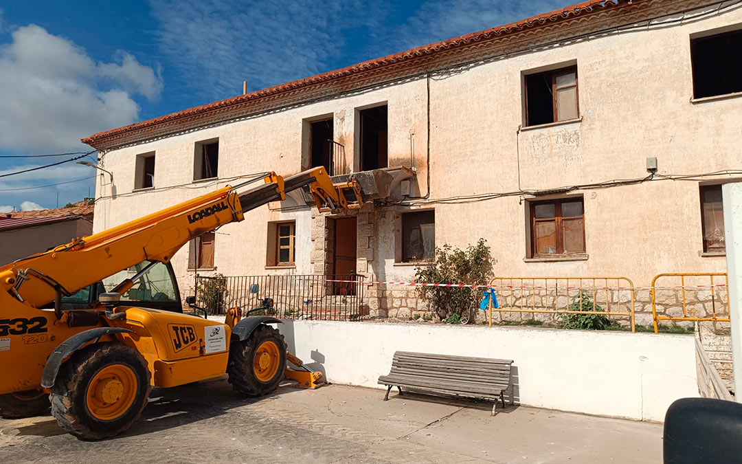 Antigua vivienda de maestros en rehabilitación en Martin del Rio / Cedida