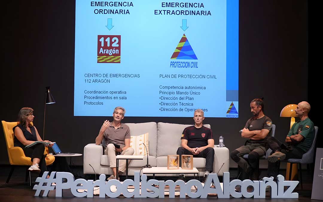 José Manuel Matute, Jorge Crespo, Honorio Barba y Óscar Arrufat protagonizan la mesa ‘La emergencia por dentro: fuentes oficiales, rescates y coordinación’ / Abdul Grau