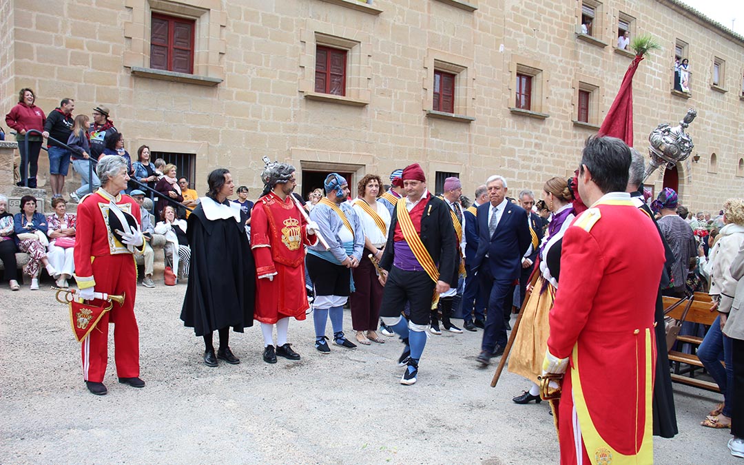 Subida a Pueyos en el día grande de las fiestas de Alcañiz 2026. / B. Severino