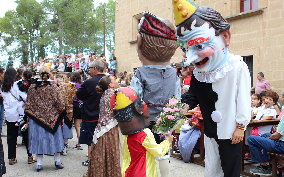 Subida a Pueyos en el día grande de las fiestas de Alcañiz 2026. / B. Severino