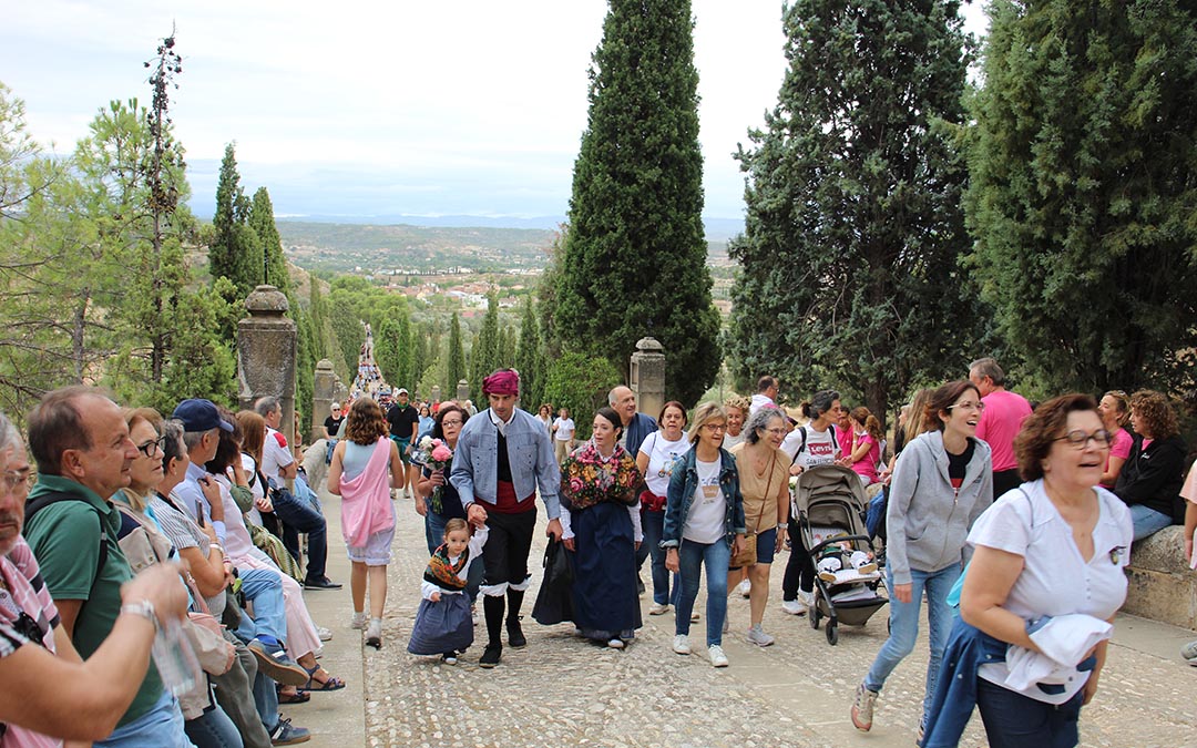 Subida a Pueyos en el día grande de las fiestas de Alcañiz 2026. / B. Severino