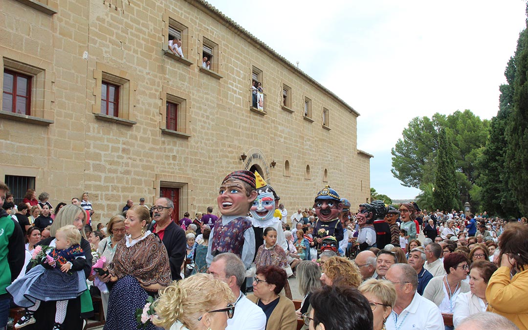 Subida a Pueyos en el día grande de las fiestas de Alcañiz 2026. / B. Severino
