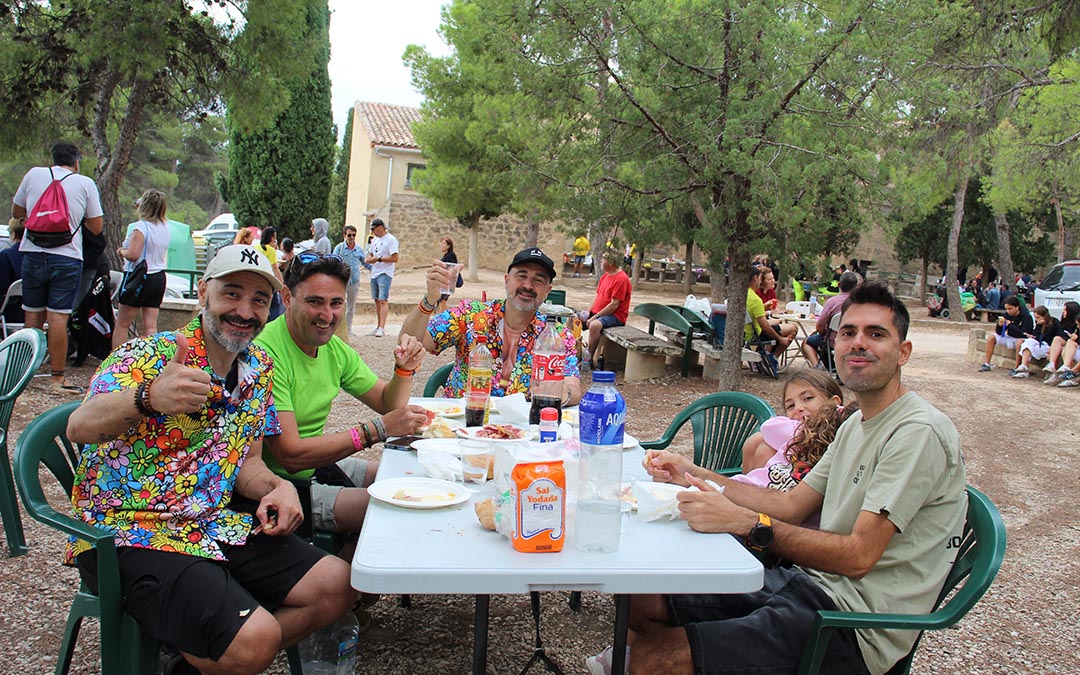 Subida a Pueyos en el día grande de las fiestas de Alcañiz 2026. / B. Severino