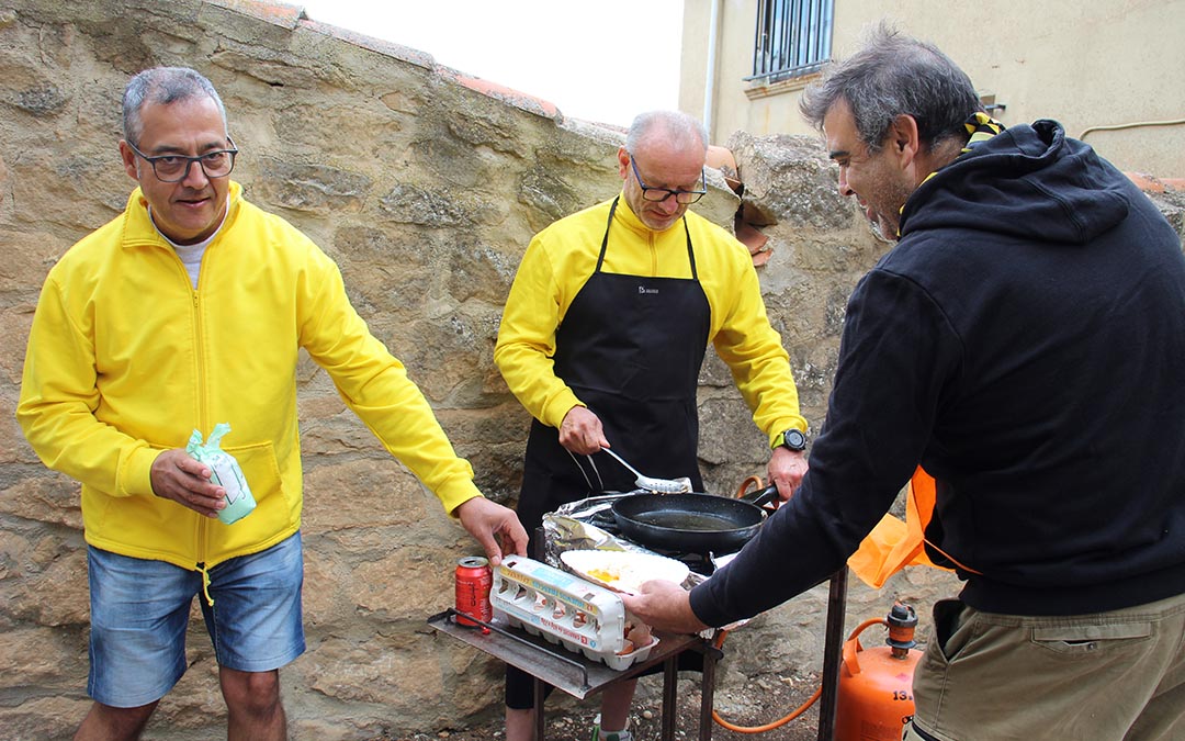 Subida a Pueyos en el día grande de las fiestas de Alcañiz 2026. / B. Severino