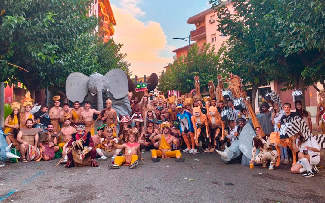 'El Rey León' de Las Cucañas, campeones de las carrozas de Alcañiz. /L.C
