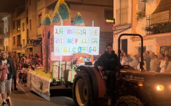 Malestar en Alcorisa por multas a tres carrozas tras el desfile de fiestas: «Se te quitan las ganas de participar»