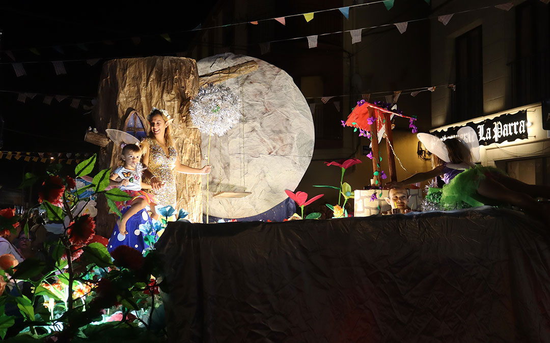 Desfile de carrozas Alloza 2026. / A.Z