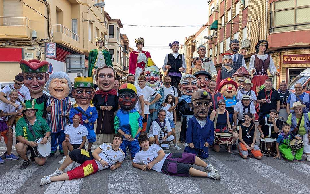 Los gigantes y cabezudos son imperdibles de las fiestas / Ayuntamiento