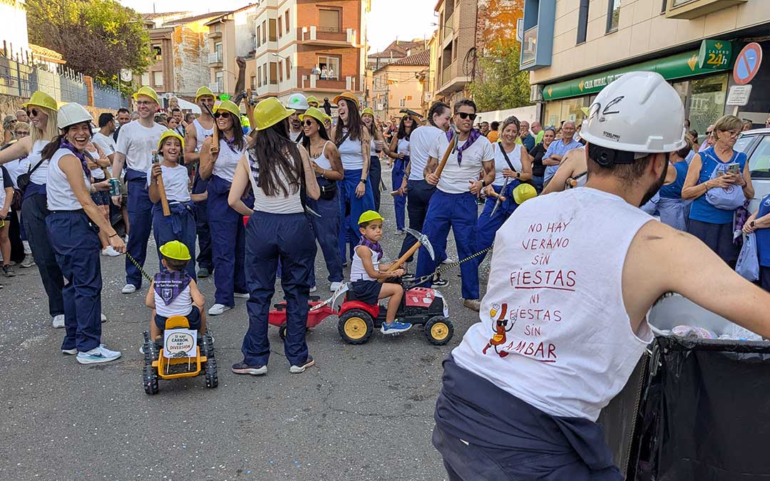 El desfile de carrozas contó con gran variedad de propuestas / Ayuntamiento